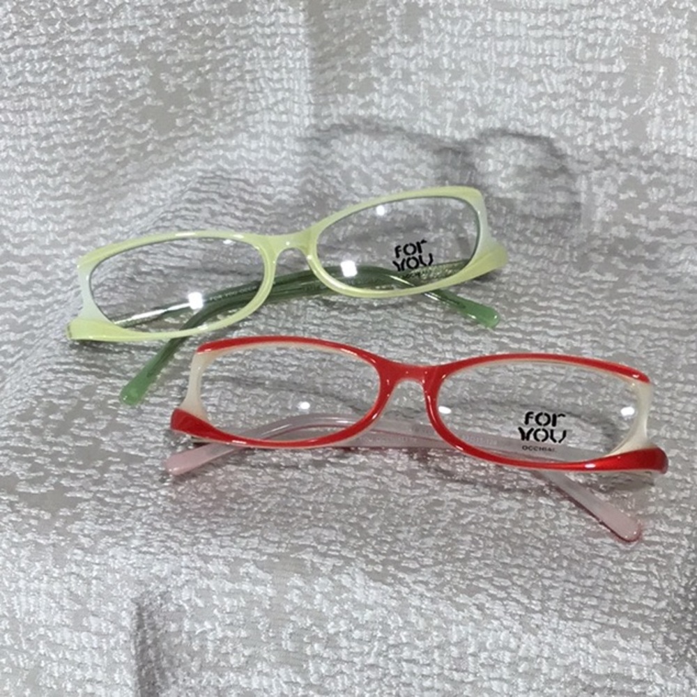 2 Frames without case, demo, sold as is, brand new